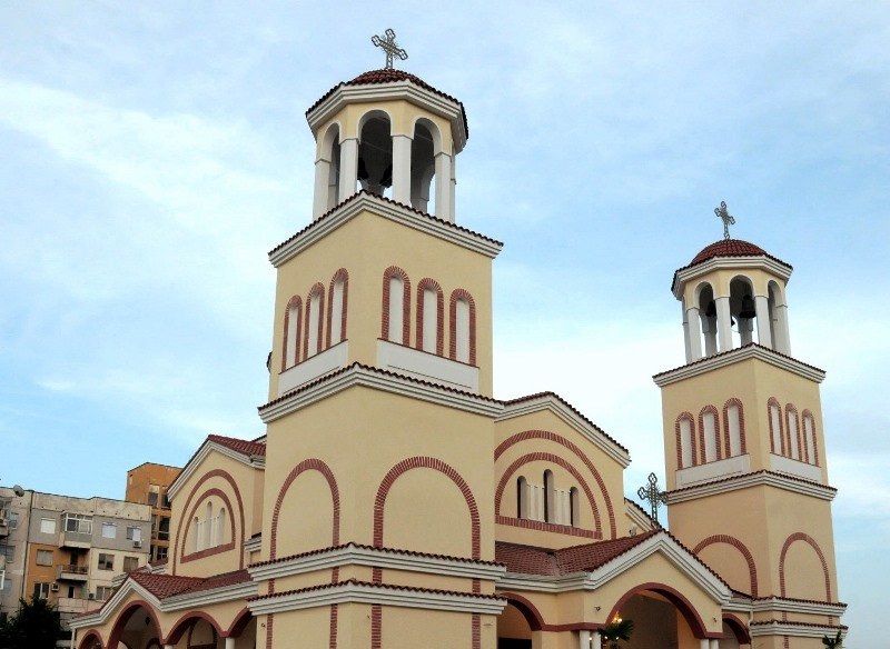 Млад мъж опита да обере църква в Тракия