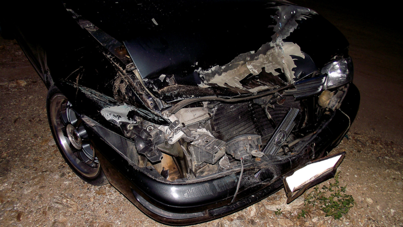 Тежка катастрофа в Карловско - шофьорка се заби в дърво и загина