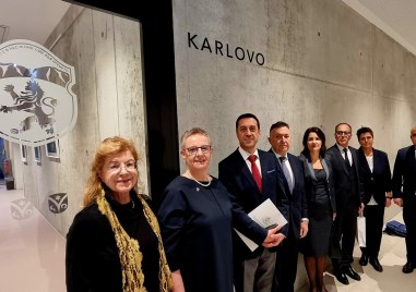 Откриха заседателна зала “Карлово“ в администрацията на германски град