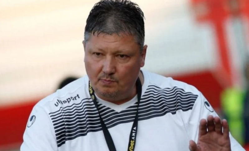 Любослав Пенев се завърна в България