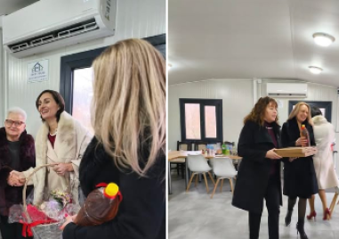 Кметът на Куклен почете бабите на днешния празник