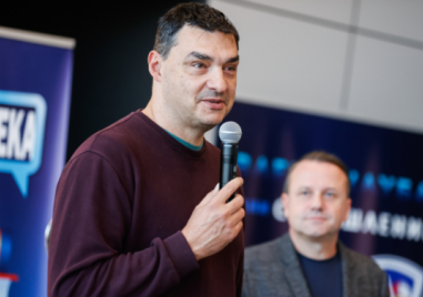 Владо Николов представя книгата си “Високо“ в Карлово