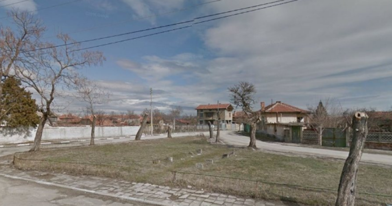 Глобиха мъж, нарекъл “проста“ и “боклук“ кметицата на калояновско село