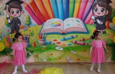 Малките Мерай и Мелиха са близначки с аутизъм, майката моли за помощ, за да ги лекува