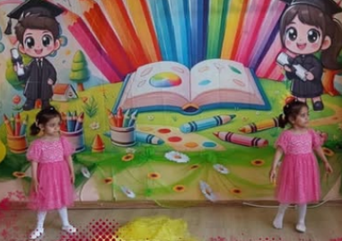 Малките Мерай и Мелиха са близначки с аутизъм, майката моли за помощ, за да ги лекува