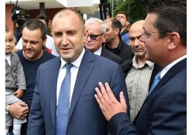 Пловдивски политици и активисти вече „напълниха“ листите на проекта на Румен Радев