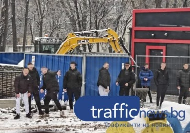 Зимна пакост превърна шофьорите по пловдивски булевард в мишена