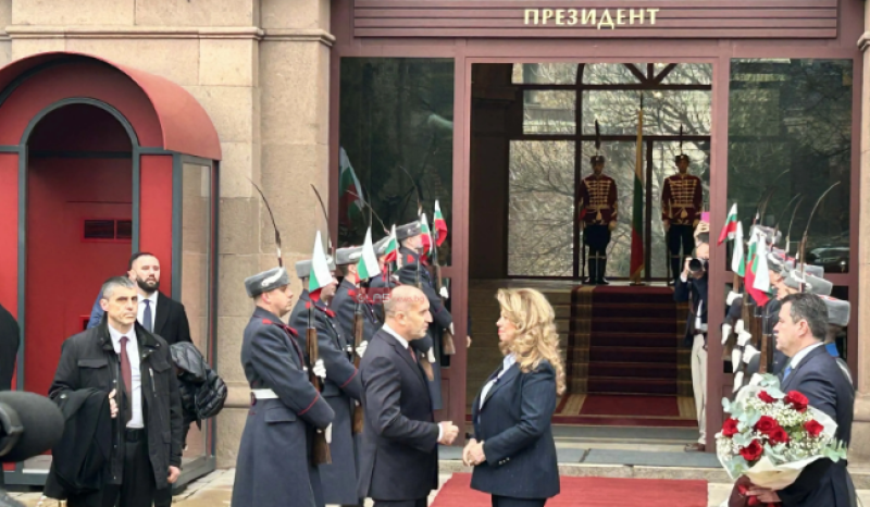 Румен Радев напусна Президентството