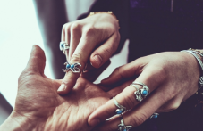 Линиите на дланта показват подходящ ли е партньорът ви