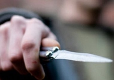 Мъж извади нож срещу съсед в Белозем