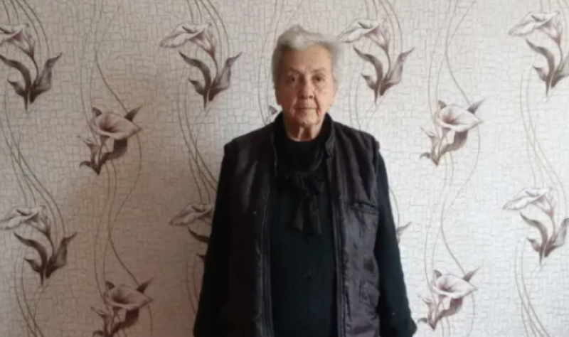 Баба и внучката й имат нужда от помощ, за да оцеляват