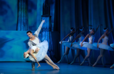 Балетът “Лебедово езеро“ на Пловдивската опера с премиера в Карлово