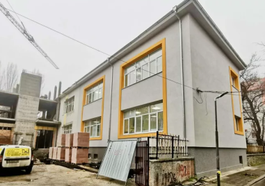 Предсрочно завършват строежа на нова сграда към  НУ „Св. Климент Охридски”