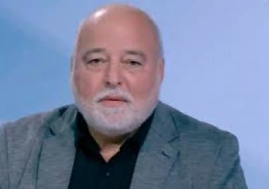 Станимир Карапетков си е подал отвод от изпитната комисия, не е отстранен, съобщиха от СНАТЕБ