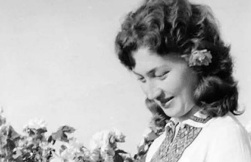 Почина първата Царица Роза на Казанлък