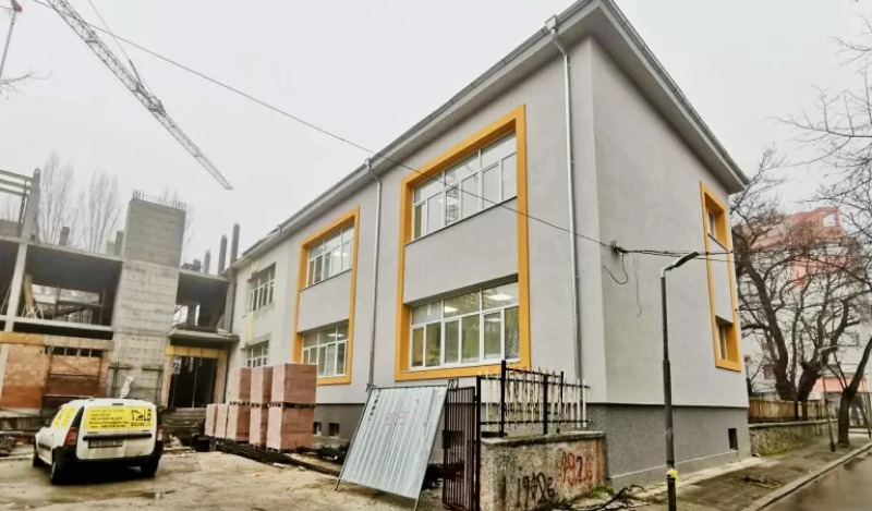 Предсрочно завършват строежа на нова сграда към  НУ „Св. Климент Охридски”