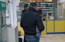 Пловдивчани обикалят аптеките в търсене на противогрипни лекарства за децата си