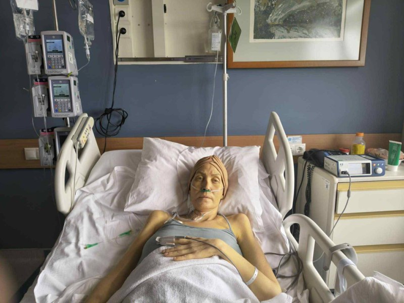 Мая е майка, но води най-тежката битка - тази с рака