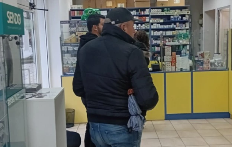Пловдивчани обикалят аптеките в търсене на противогрипни лекарства за децата си