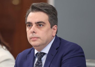 Асен Василев загуби на първа инстанция делото срещу Тошко Йорданов