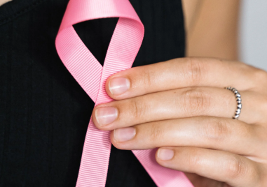 Учени: Мазнините ускоряват растежа на агресивен рак на гърдата