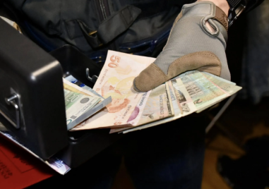 Задържаха 16 души за трафик на мигранти при голяма спецакция у нас