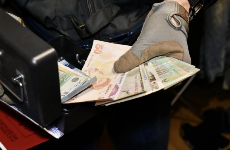 Задържаха 16 души за трафик на мигранти при голяма спецакция у нас