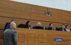 Общинари с блицкриг към зам.-кмет заради Колежа, с половин уста той призна за нередности