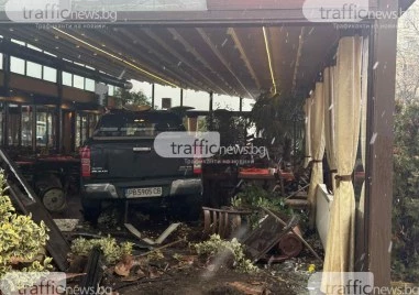 Шофьорът, който се вряза в заведение в Тракия, загубил контрол над джипа