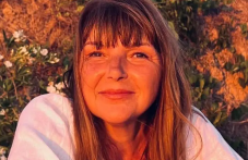 Геновева - съпруга, майка, баба и учител, има нужда от помощ