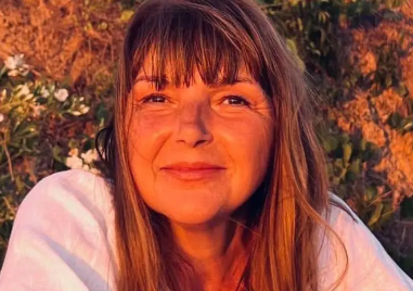 Геновева - съпруга, майка, баба и учител, има нужда от помощ