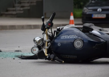 Младеж без книжка пострада тежко при катастрофа с мотор