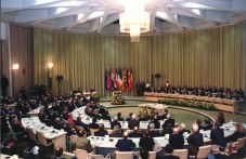 На този ден: Подписан е договорът, с който се създава Европейският съюз