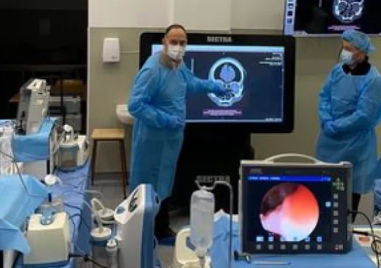 Специализиран курс развива практическите умения в ринологията и отологията на млади УНГ лекари