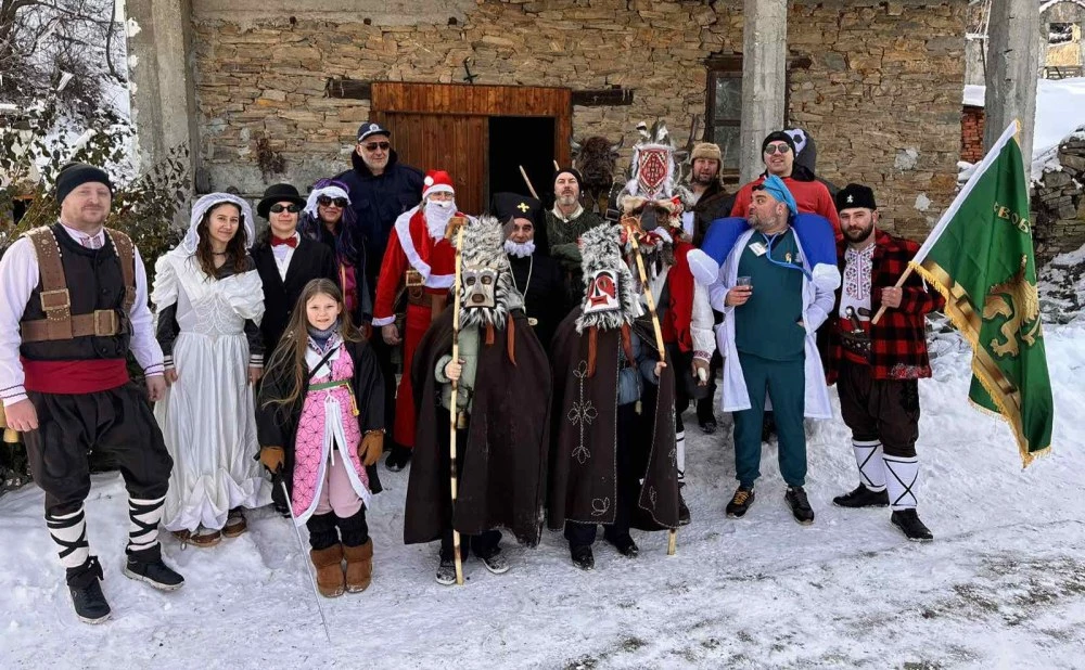 Родопски чанове, страшни и весели маски ще превземат Дедово