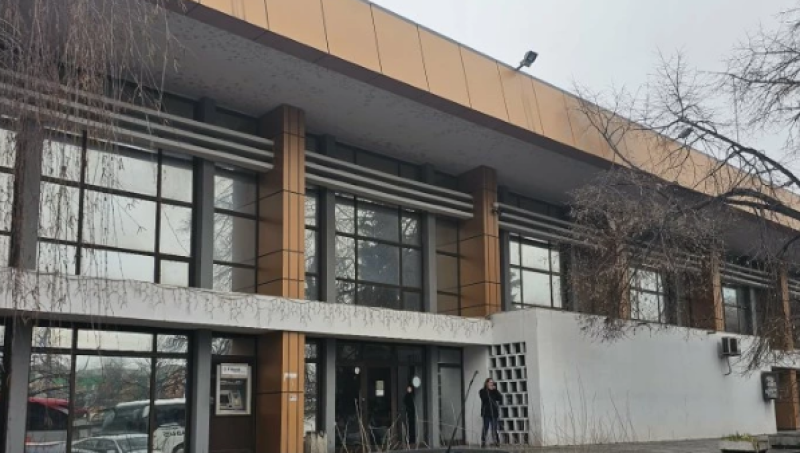 Автогара „Север“ запазва още малко дейността си