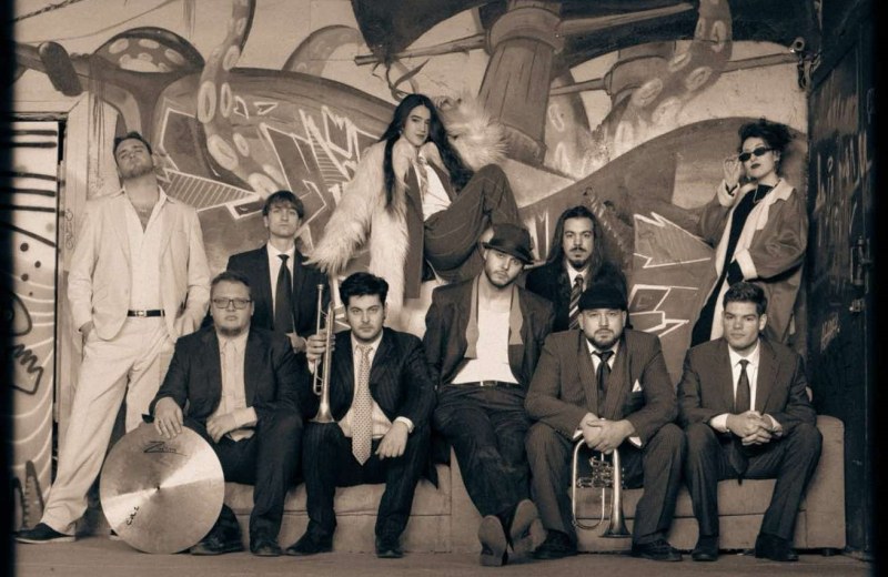 Джаз на живо, коктейл и театрална магия в Деня на влюбените в Пловдив