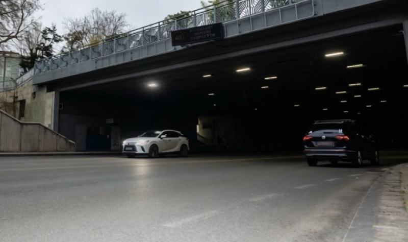 Три нощи затварят подлеза на ул. „Гладстон“, ще сменят осветлението