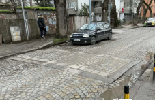 Улица в Кършияка остана без „зебри“ край училище и детска градина