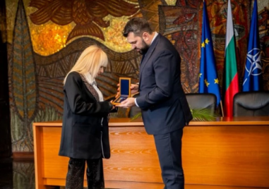 Лили Иванова получи високо отличие от Външно министерство