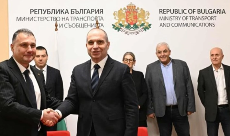 БДЖ и “Ивкони Експрес“ ще возят пътници с влакове по договор с държавата за 12 г.