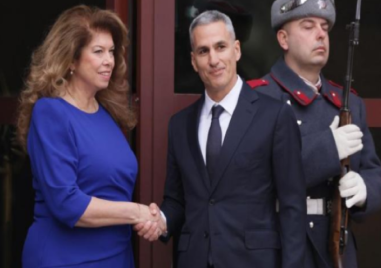 Президентът  Йотова връчва днес мандата за съставяне на служебно правителство