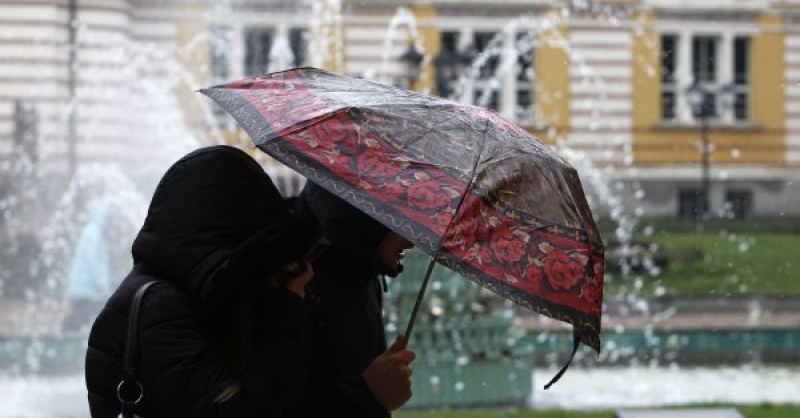 Обявиха жълт код за валежи в Пловдив и още области