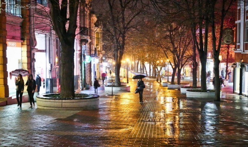Петък в Пловдив - облачен и дъждовен, но температурите леко се повишават