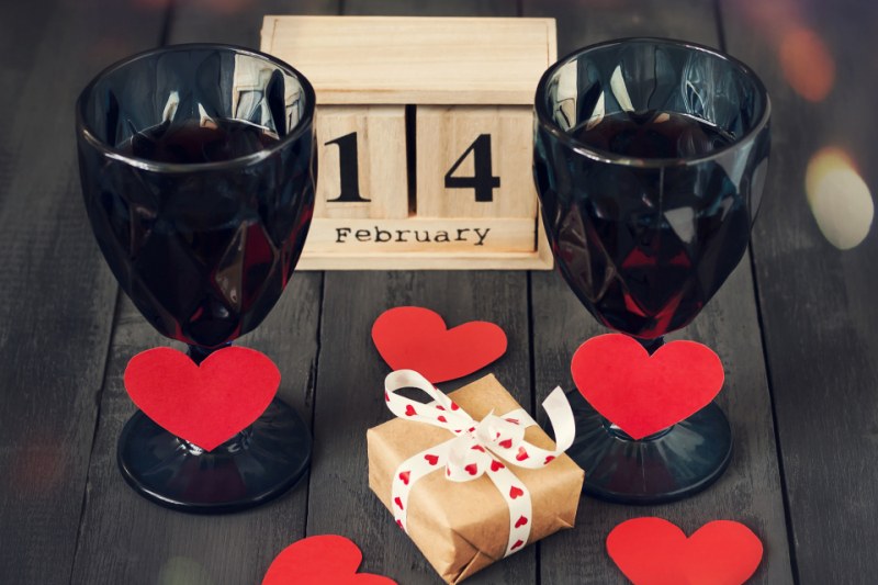 14 февруари - празнуват влюбените, лозарите, винарите и археолозите