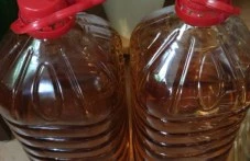 Търговия с домашни вино и ракия на тротоара в Пловдив завърши с глоба за продавача