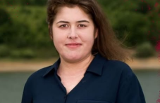 Пламена е само на 26, но вече води тежка битка