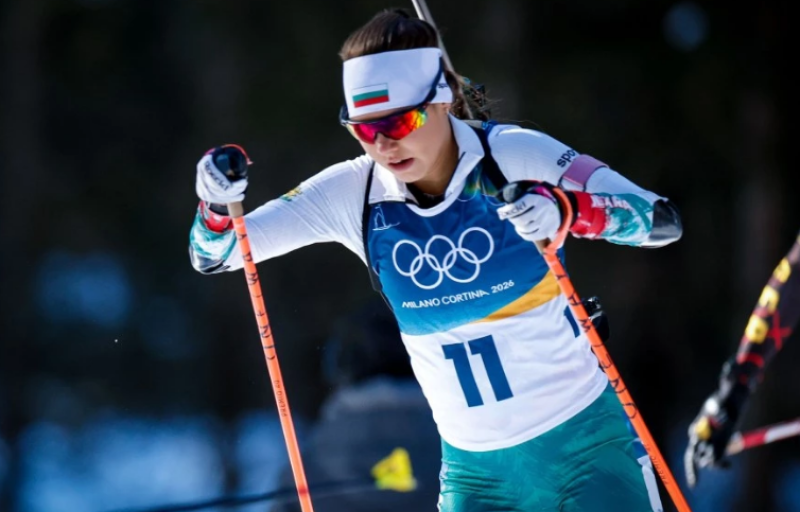 Лора Христова дарява свой състезателен екип на Олимпийския музей в Лозана