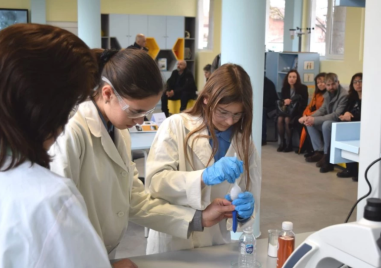 Mладите изобретатели на Царацово вече имат своя СТЕМ център