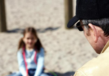 На първо четене: По-тежки наказания за педофилия